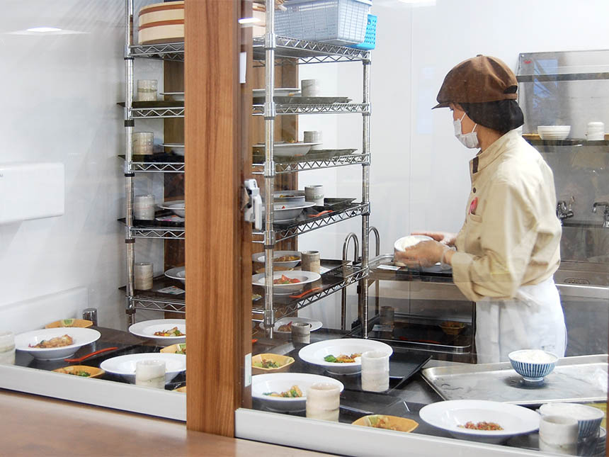 食堂運営を開始します